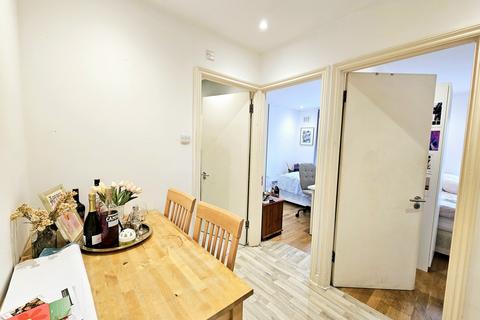 3 bedroom flat to rent, Holloway Road, Archway, N7