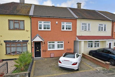 2 bedroom link detached house for sale, Russets Close, Chingford