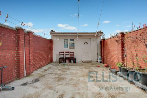 4 bedroom end of terrace house for sale, Ascot Gardens, Southall, UB1