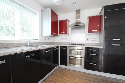 2 bedroom semi-detached house to rent, Watkin Road, Leicester