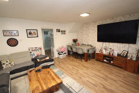 3 bedroom end of terrace house for sale, Page Close, Bean, Dartford