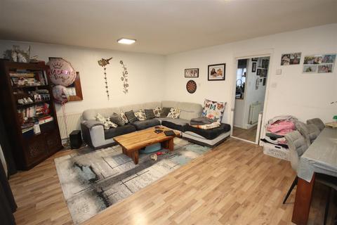 34 Page Close, Bean, Dartford, DA2 8BX
