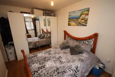 34 Page Close, Bean, Dartford, DA2 8BX