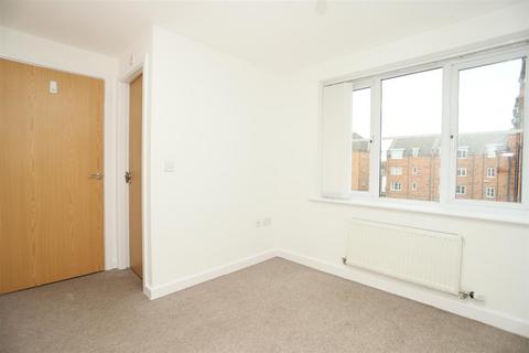 2 bedroom flat to rent, Rylands Drive, Warrington