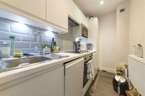 2 bedroom flat to rent, Old Street, London EC1V