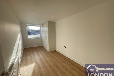 2 bedroom flat to rent, Kidderminster Road, Croydon CR0