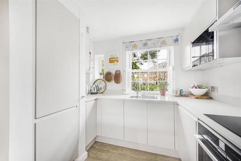 27, Benyon Court Bath Road, Reading, RG1 6HR