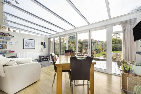 27, Benyon Court Bath Road, Reading, RG1 6HR
