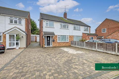 28 Queenswood Avenue, Hutton, Brentwood, CM13 1HU
