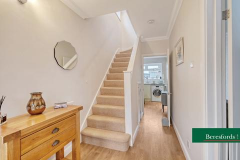 28 Queenswood Avenue, Hutton, Brentwood, CM13 1HU