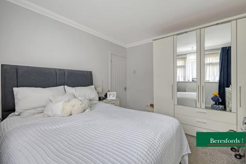 28 Queenswood Avenue, Hutton, Brentwood, CM13 1HU