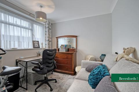 28 Queenswood Avenue, Hutton, Brentwood, CM13 1HU