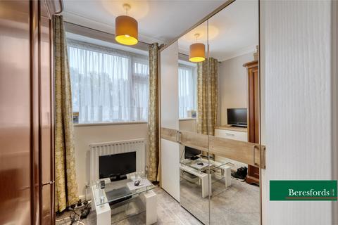 28 Queenswood Avenue, Hutton, Brentwood, CM13 1HU
