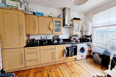 3 bedroom flat to rent, Davenant Road, London, N19