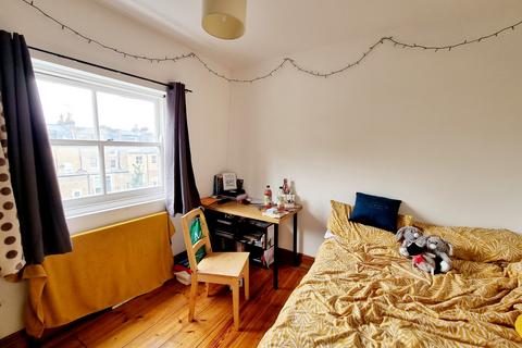 3 bedroom flat to rent, Davenant Road, London, N19