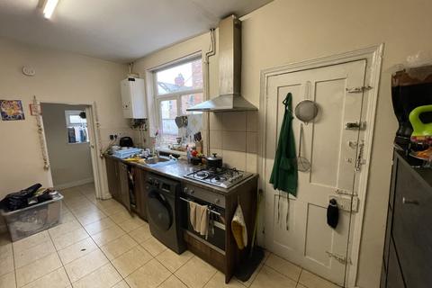 3 bedroom terraced house to rent, Walton Street, Leicester, Leicestershire, LE3