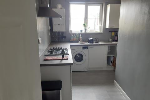 1 bedroom flat to rent, Sycamore Close, Poole BH17