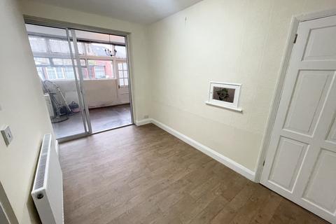 3 bedroom terraced house for sale, Bullsmoor Way, EN8