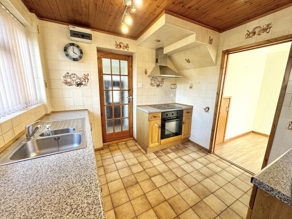 Kitchen   Dining Area