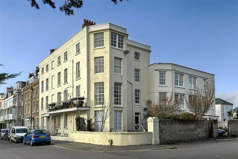 2 bedroom apartment for sale, South Terrace, Littlehampton, West Sussex