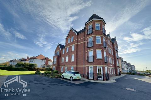 2 bedroom flat for sale, Flat 7, Dunes House, 1 Fairhaven Road, Lytham St. Annes, Lancashire