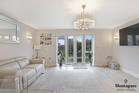 1 King Henrys Walk, Epping, CM16 6FH