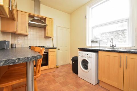 4 bedroom terraced house to rent, Harold Road, Hampshire PO4