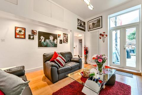 1 bedroom flat for sale, Gillies Street, Kentish Town, London, NW5