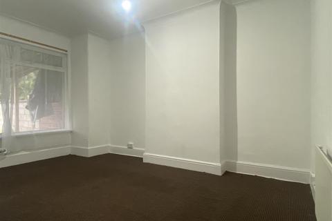 4 bedroom terraced house to rent, Goodmayes Avenue, Goodmayes, Ilford