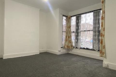 4 bedroom terraced house to rent, Goodmayes Avenue, Goodmayes, Ilford