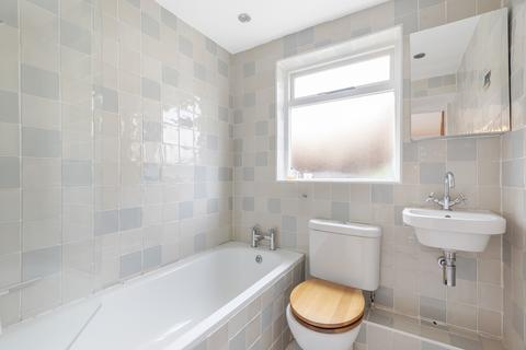 3 bedroom terraced house to rent, Ronver Road London SE12