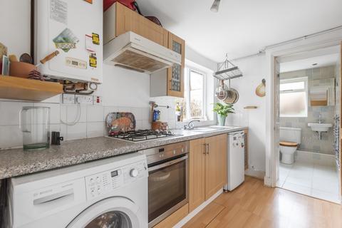 3 bedroom terraced house to rent, Ronver Road London SE12