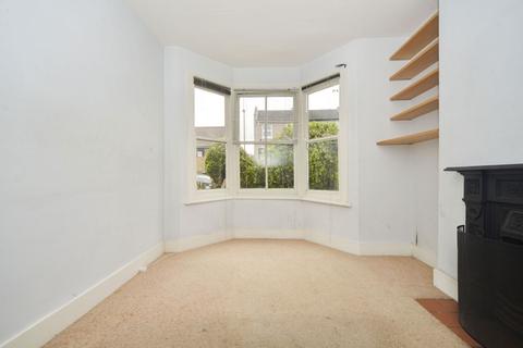 3 bedroom terraced house to rent, Ronver Road Lee SE12