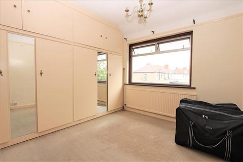 3 bedroom house to rent, Winton Close, London, N9