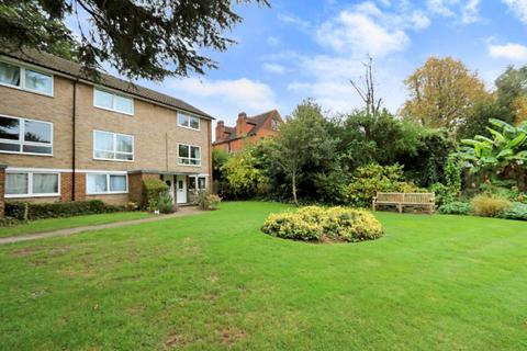 2 bedroom apartment to rent, Exeter Court, Surbiton KT6