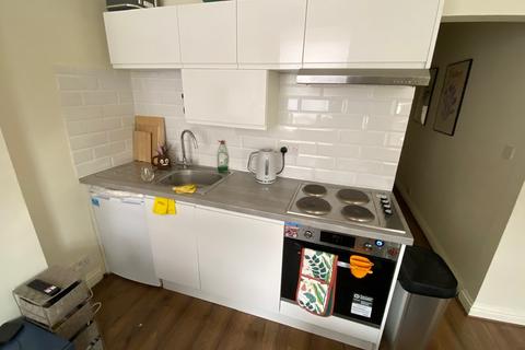 2 bedroom flat to rent, Hornsey Road, London N19