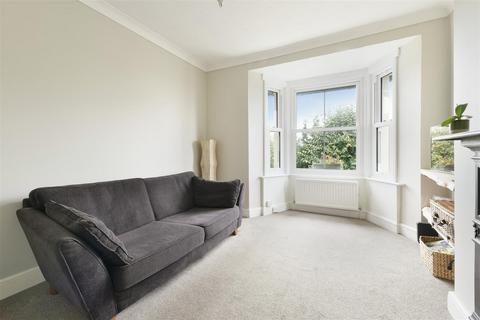 1 bedroom maisonette for sale, Burgh Heath Road, Epsom