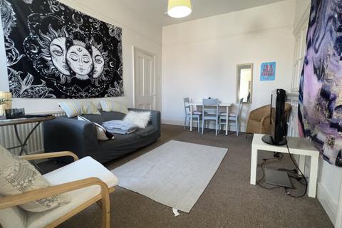 3 bedroom flat to rent, Fairfield Road, Tyne and Wear NE2