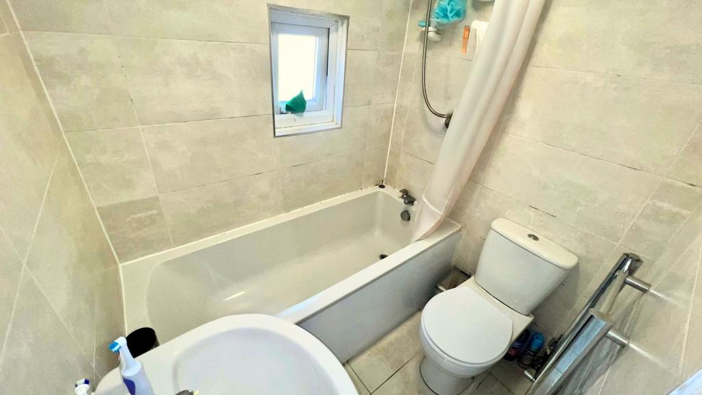 3 bedroom property J