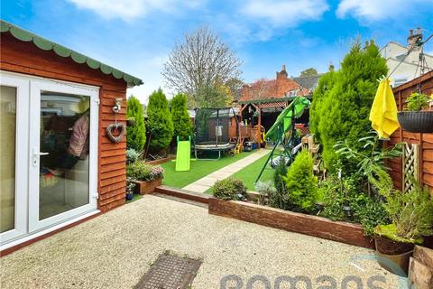 3 bedroom end of terrace house for sale, Newport Road, Aldershot, Hampshire