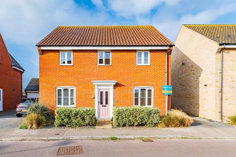 4 bedroom detached house for sale, Aspen Road, Caister-On-Sea