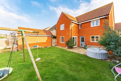 4 bedroom detached house for sale, Aspen Road, Caister-On-Sea