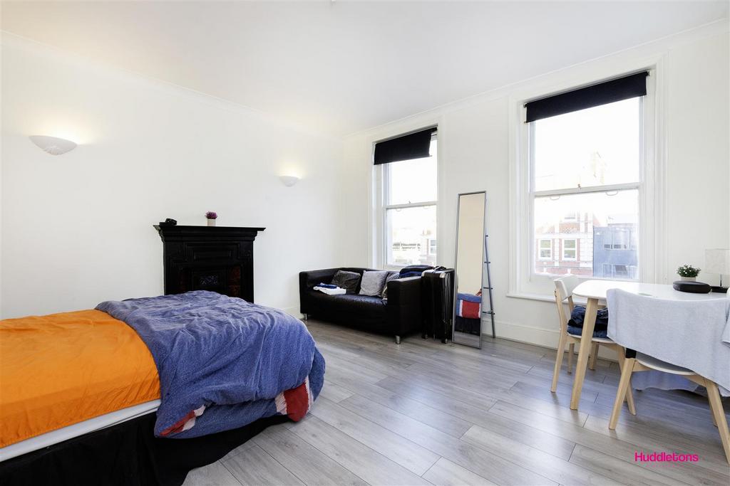 Flat 2, 119 Hampstead Road  1.jpg