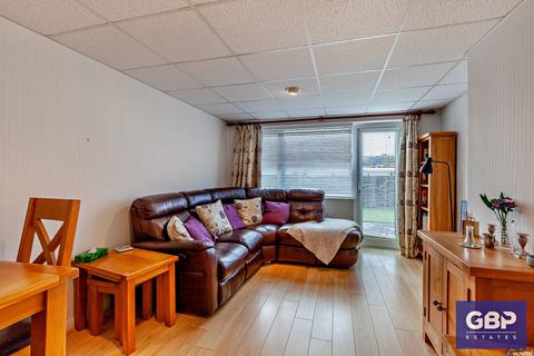 23 Cherrydown Walk, Romford, RM7 8HJ