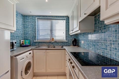 23 Cherrydown Walk, Romford, RM7 8HJ