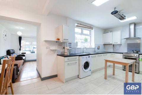 3 bedroom terraced house for sale, Whitchurch Road, Romford, RM3