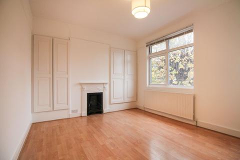 2 bedroom terraced house to rent, Chelmsford Road, London, N14