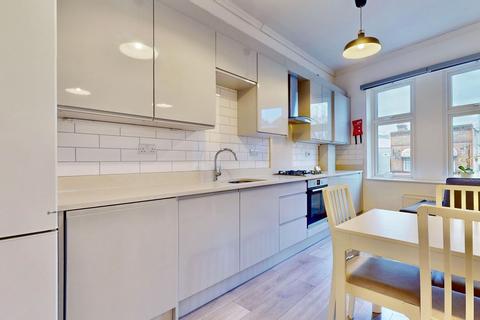 2 bedroom flat to rent, Leyton, London E10