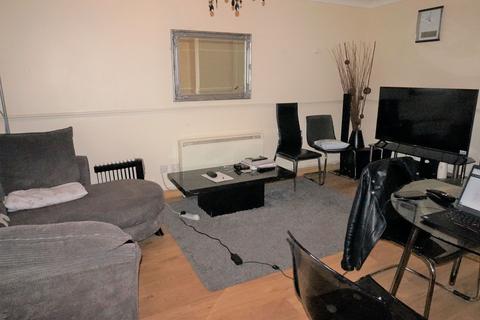 2 bedroom flat to rent, London E13