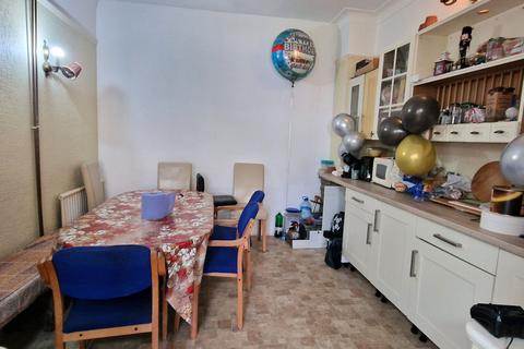 1 bedroom in a house share to rent, Ilford IG3